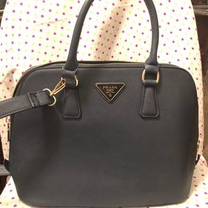 Prada bad